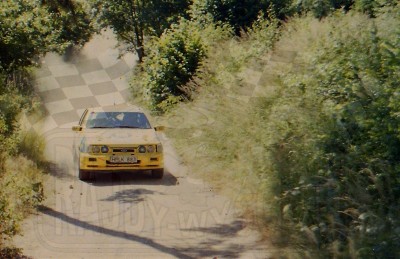 32. Dariusz Wirkijowski i Marcin Augustyn - Ford Sierra Saphire Cosworth RS.   (To zdjęcie w pełnej rozdzielczości możesz kupić na www.kwa-kwa.pl )