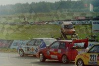 49. Cezary Zaleski - Skoda Favorit i Marcel Suchy - Mazda 323 GTR   (To zdjęcie w pełnej rozdzielczości możesz kupić na www.kwa-kwa.pl )