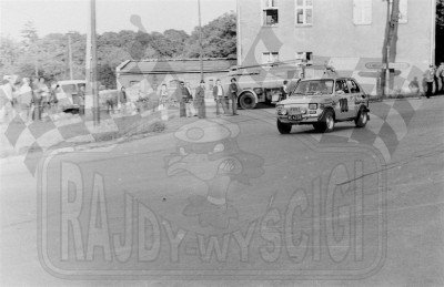 106. Marek Ryndak i Tadeusz Bator - Polski Fiat 126p  (To zdjęcie w pełnej rozdzielczości możesz kupić na www.kwa-kwa.pl )