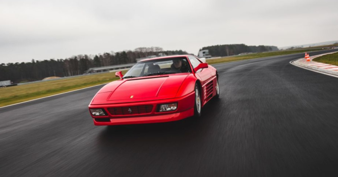 Polacy odrestaurowali wyjątkowe Ferrari 348