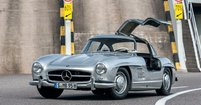 Mercedes 300SL - klasyk niepowtarzalny