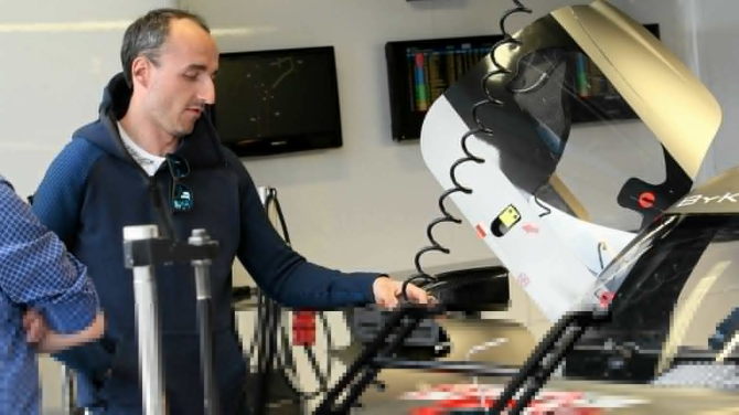 Robert Kubica testował kolejną jednomiejscówkę, kierowcy chcą go w Formule E. "Chodź, pościgaj się z nami"