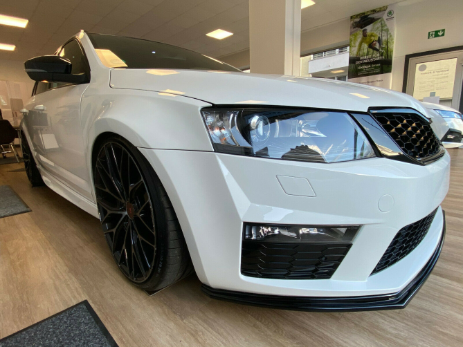 Używana Skoda Octavia z silnikiem 2.0 TSI o mocy 505 KM na sprzedaż. Ta cena jest bardziej niż kusząca!